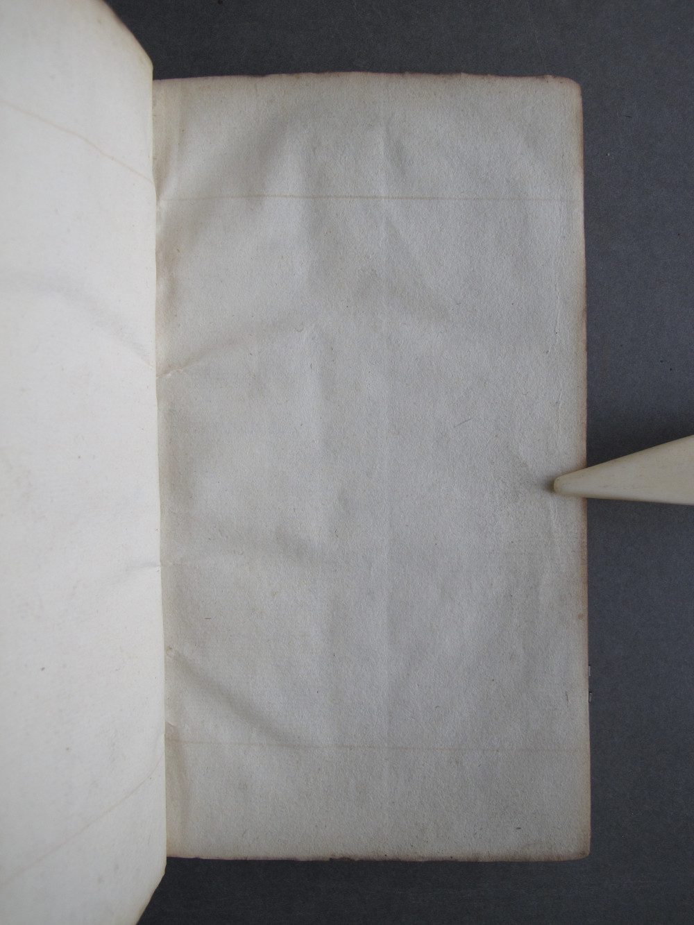 Folio iv  recto