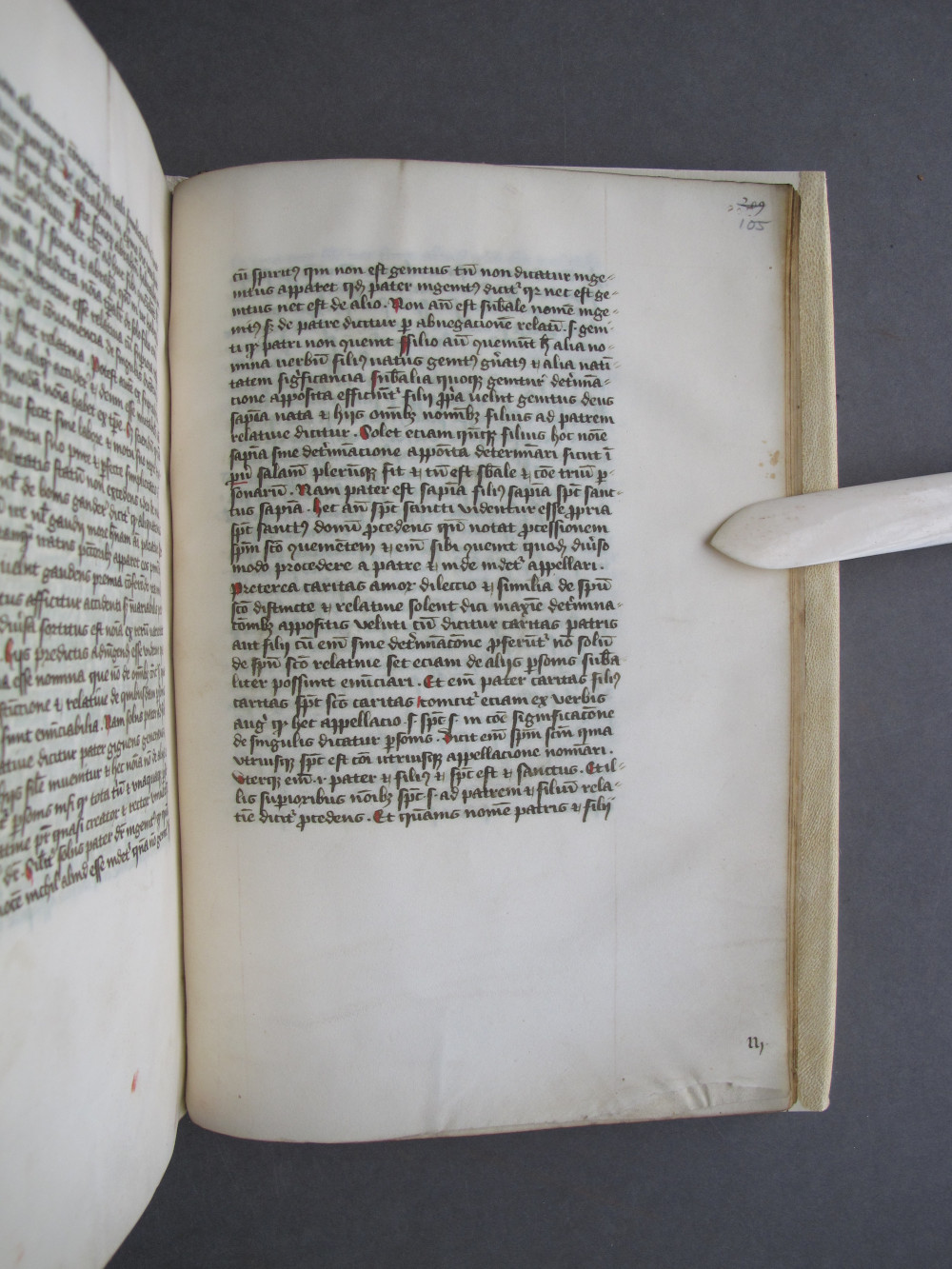 Folio 105 recto