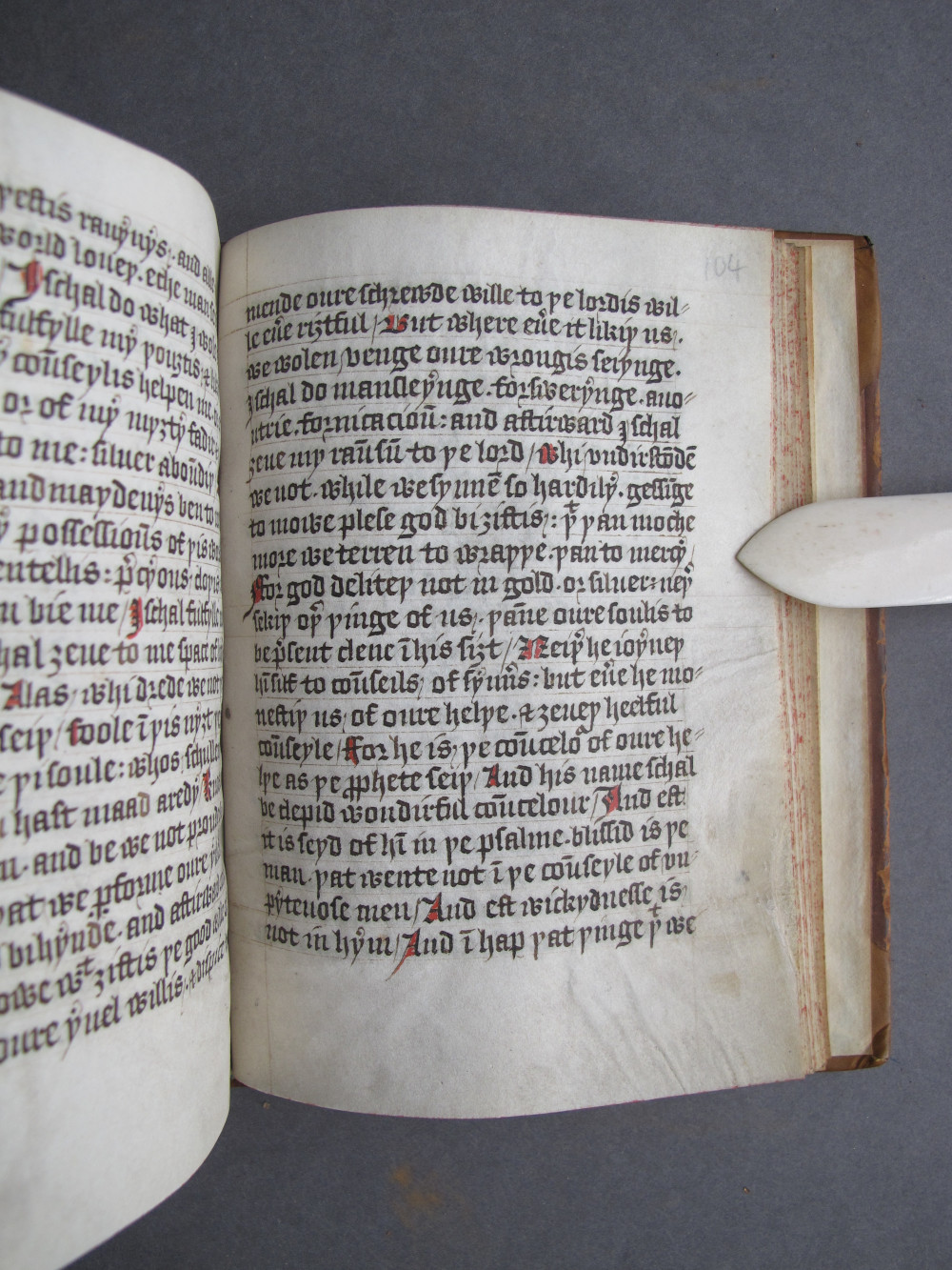 Folio 104 recto
